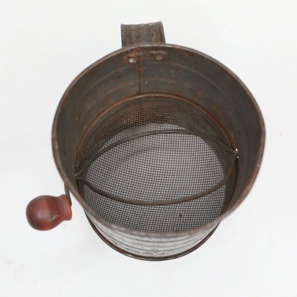 Vintage Bromwell's Metal Flour Sifter 3 Cup Hand Crank Kitchen Tool Rustic Decor - Picture 9 of 11